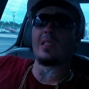 Meet your Posher, Levi